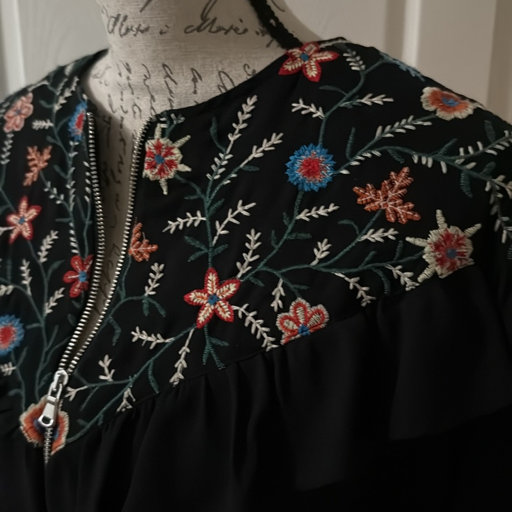 ZARA TRAFALUC Floral Embroidered Frill Black Jacket ~ Like New - Picture 7 of 12